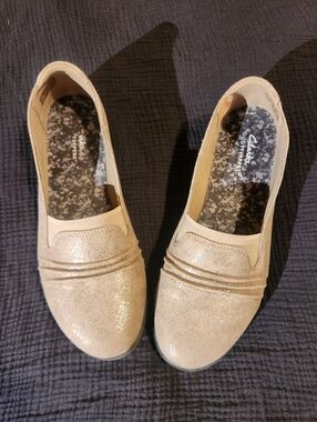 Clarks Women’s Cloudsteppers, Cushion Shimmery Gray Slip-On Loafers Sz. 8.5